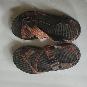 Chaco sandals size men 7 or women 9